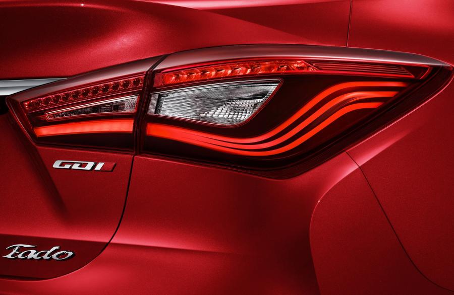 Детали экстерьера ChangAn Eado 2018 года  (фото 2 из 23)